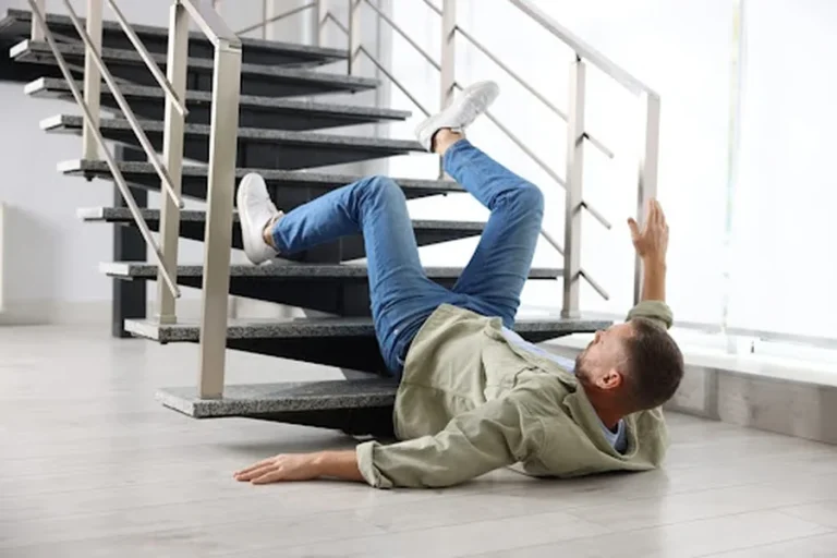 A Complete Guide to Slip and Fall Injury Cases