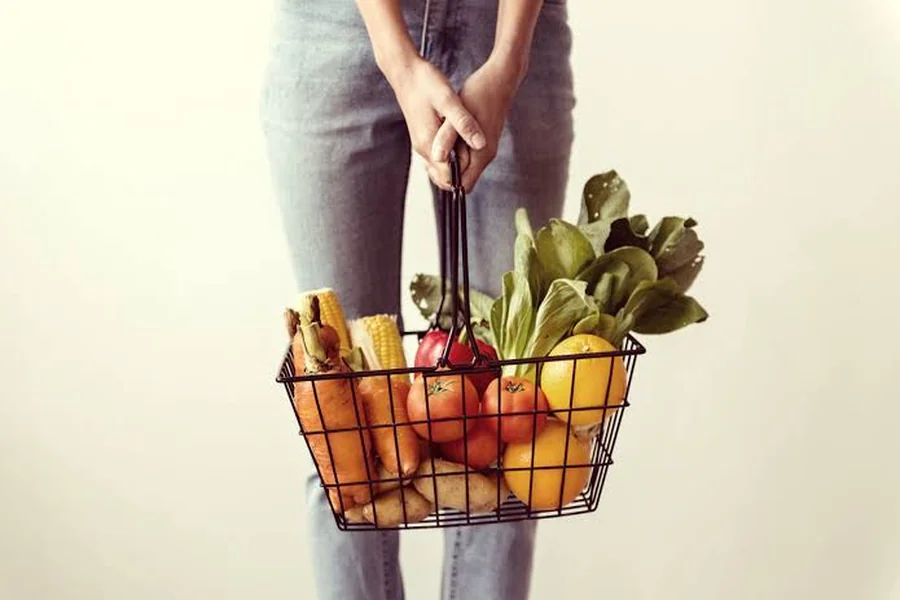 How to Build a Weekly Grocery Routine That Actually Feeds Your Week